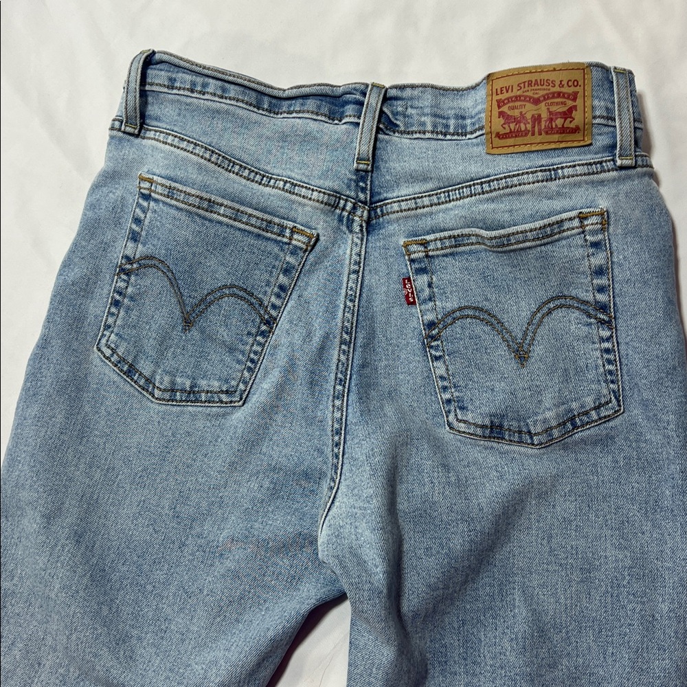 Levi’s women’s wedgie straight size 28 - Picture 7 of 10